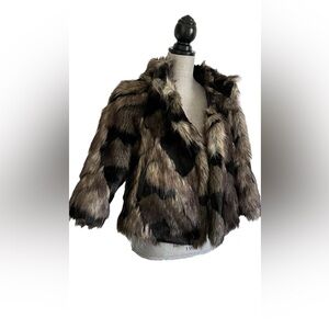 Via Spiga Womens Faux Fur Cropped Mobwife Coat S Fully Lined Excellent Condition